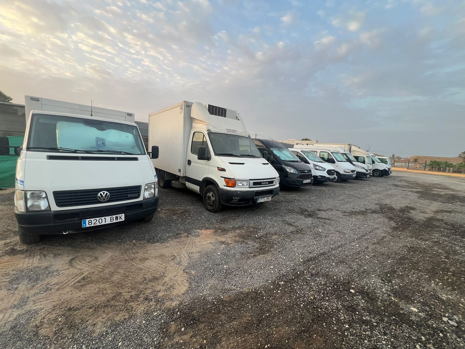 Furgonetas de ocasión de distintos tamaños en venta en Cotes Cars